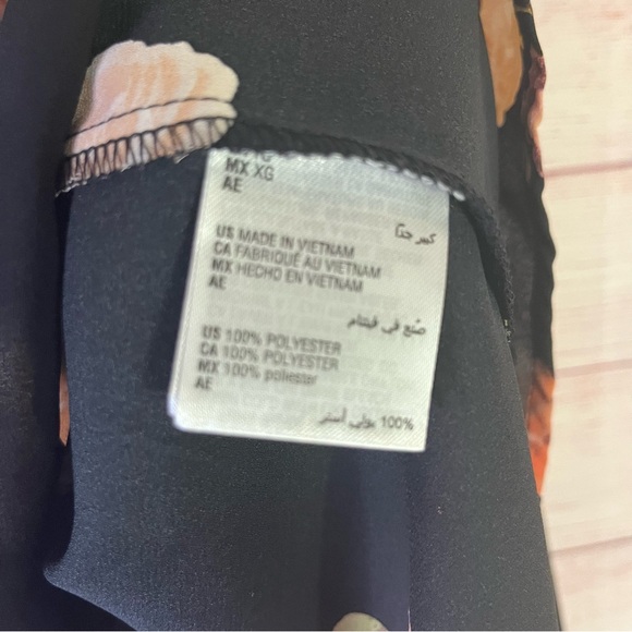 I.N.C.  Floral Stud Embellishment Cold Shoulder Long‎ Sleeve Blouse Size Large - Picture 4 of 10